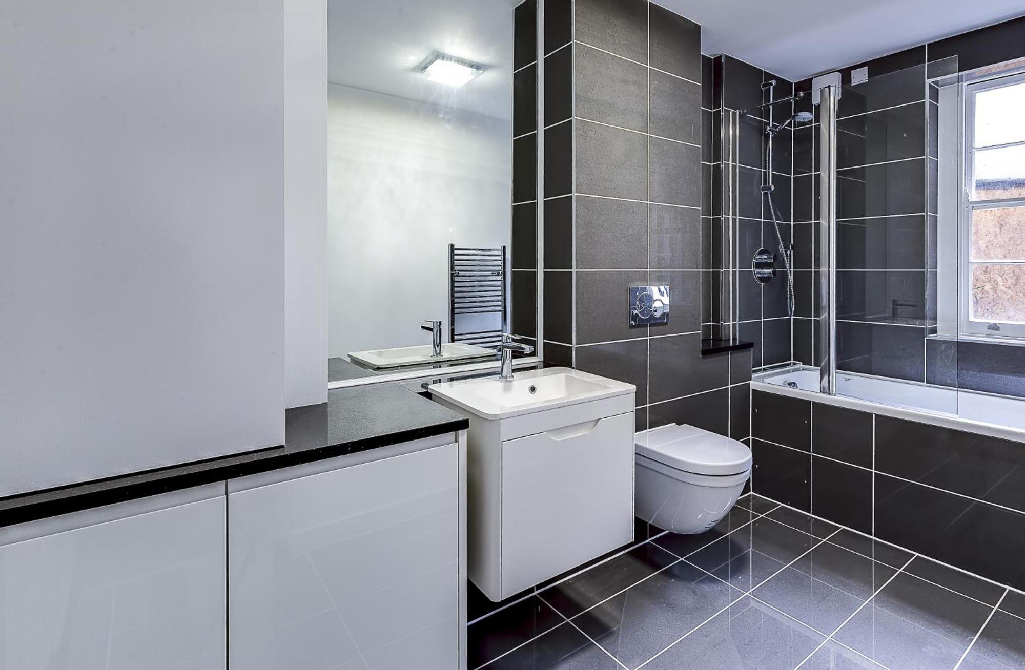 Centrally Located Budget 3mins To Tube Apartment *
