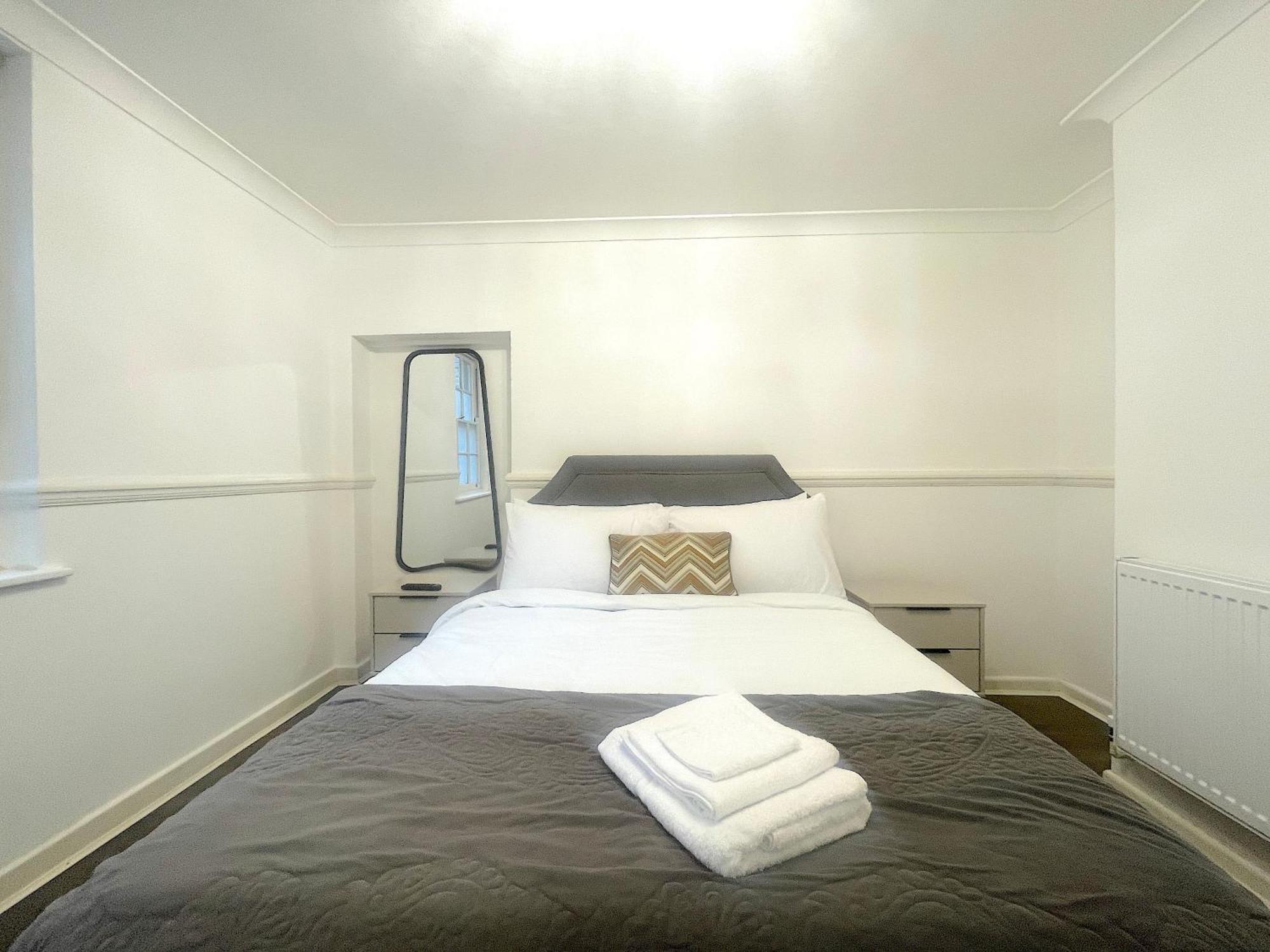 Apartment Centrally Located Budget 3mins To Tube